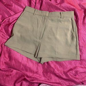 NWOT Wilfred Khaki Tailored Dress Shorts - size 12